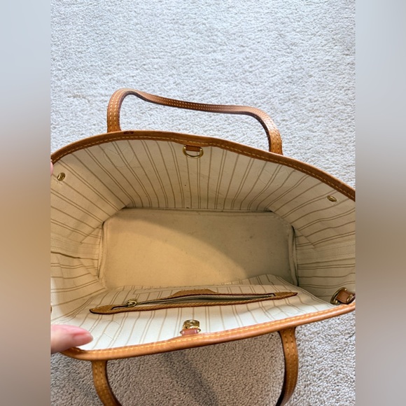 Louis Vuitton Neverfull PM - Picture 7 of 12